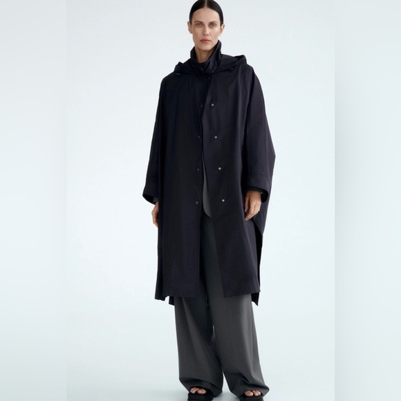 Zara Hooded Poncho size medium in navy blue with snap buttons- Limited Edition - Picture 14 of 15